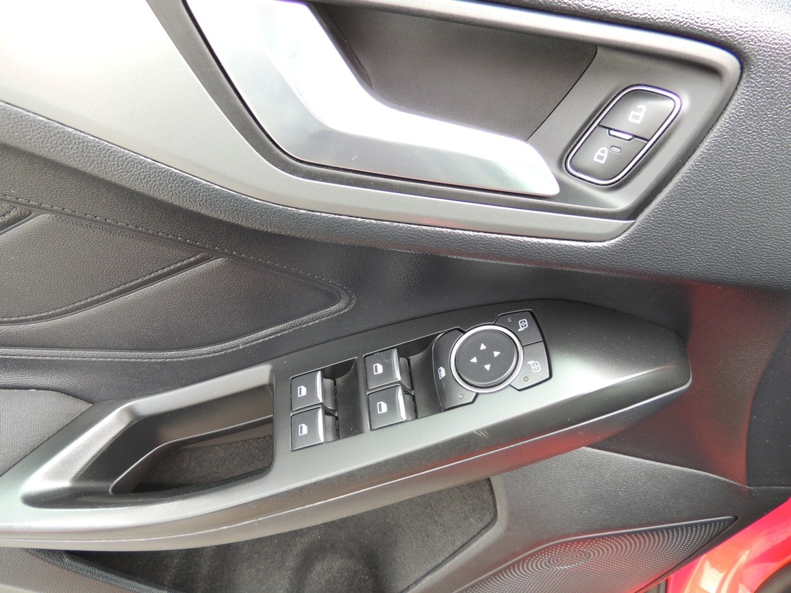 Ford Focus Combi 1.0i,92kw,2019,ČR,1.majitel,-21%DPH - 9