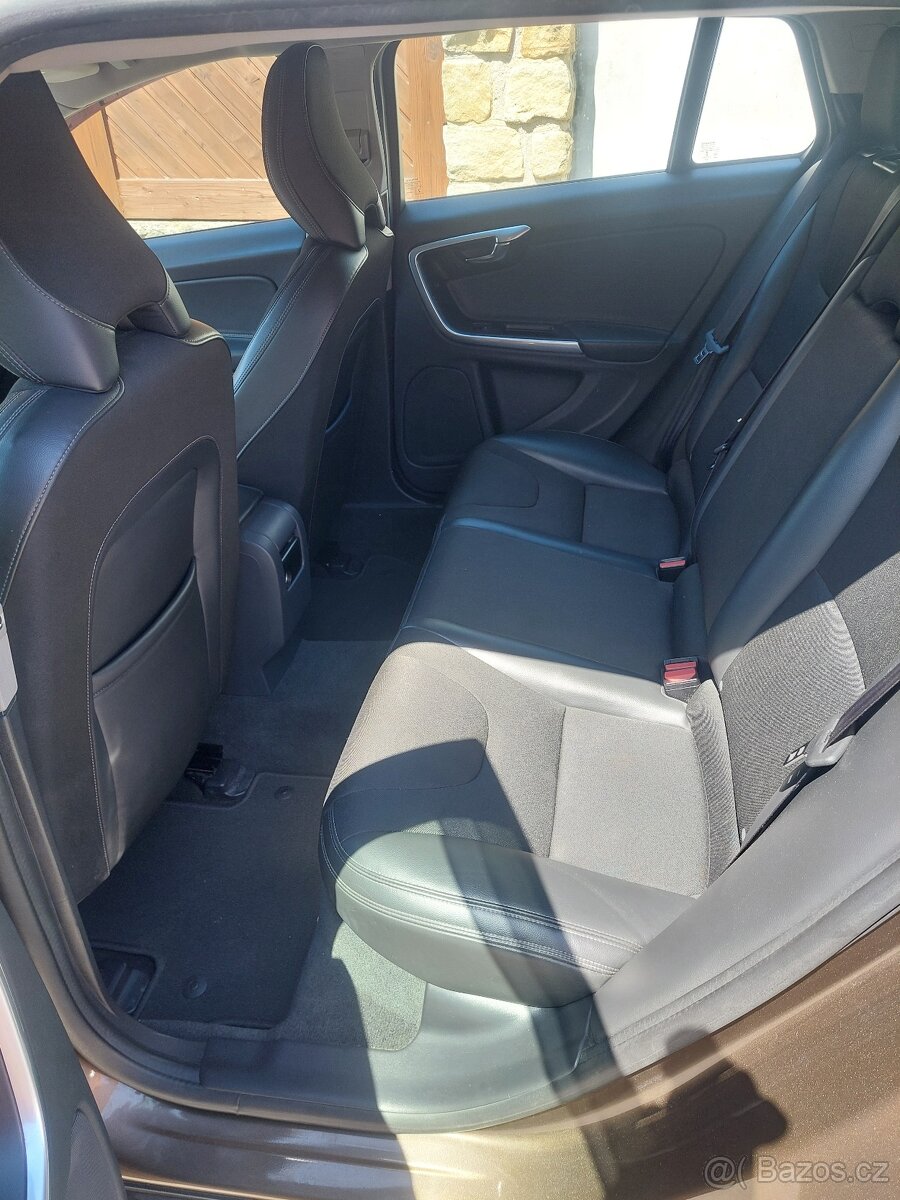 Volvo V60 D3 Cross Country - 9