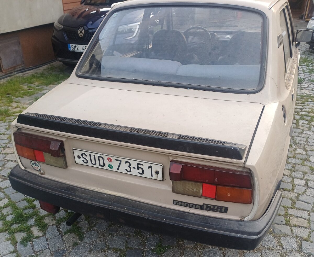 Škoda 125l s vlečnou nápravou - 9