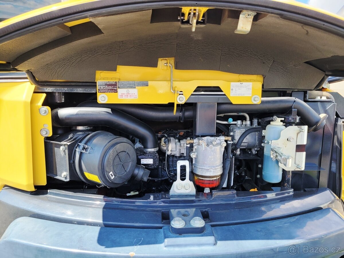 minibagr Yanmar VIO 80-1A - dělené rameno - 9