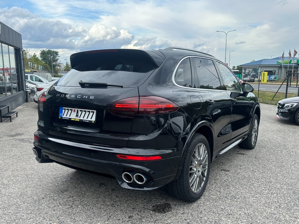 Porsche Cayenne 2016 - 9