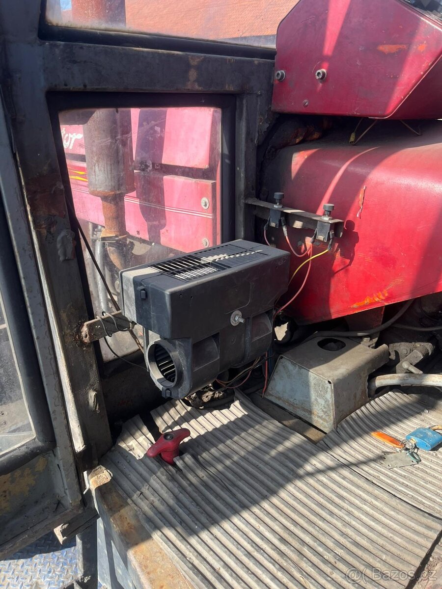 Traktor Zetor 6911 - 9