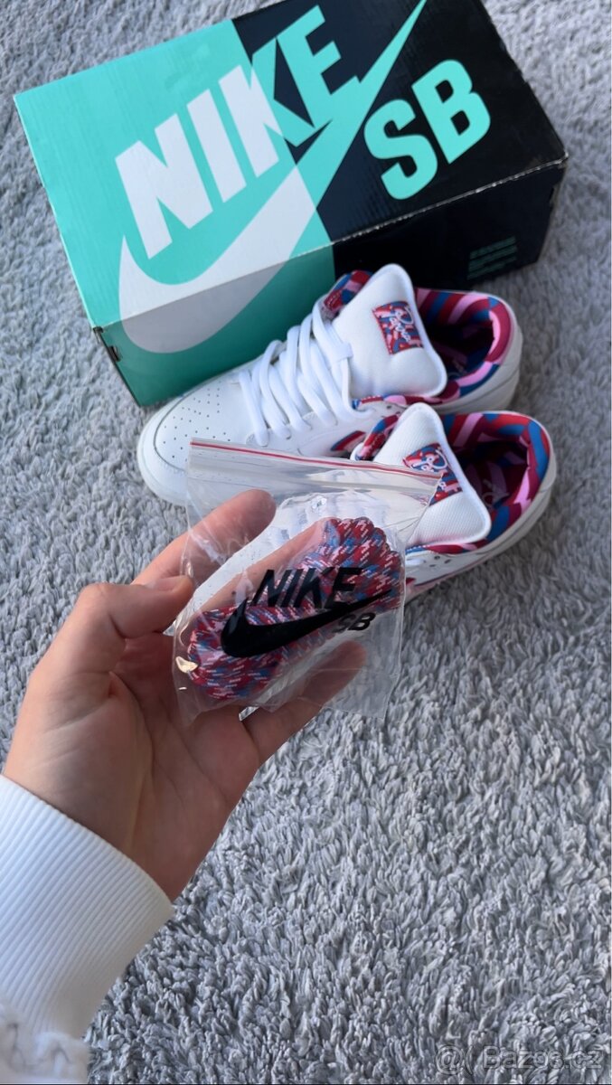 Nike SB Dunk Low Parra - 9
