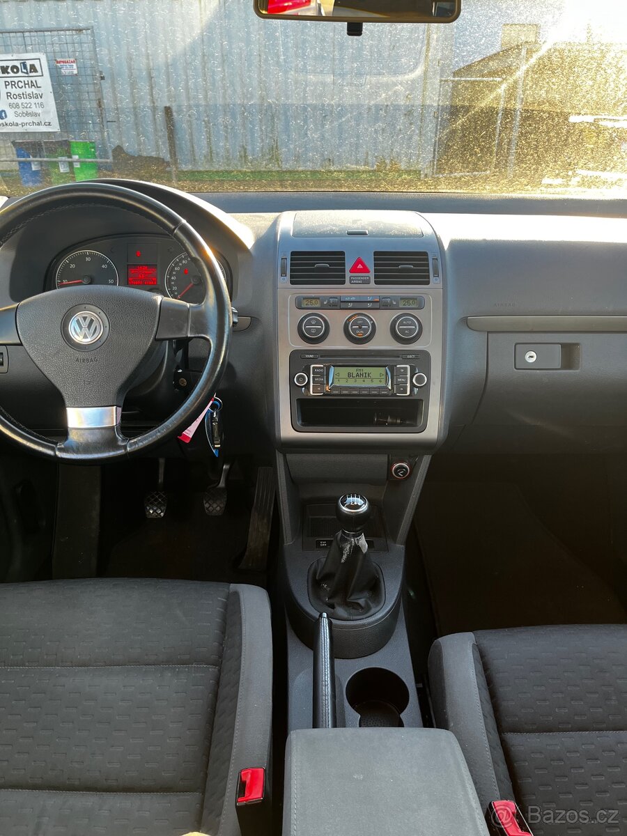 Volkswagen touran 1.6 TDi - 9