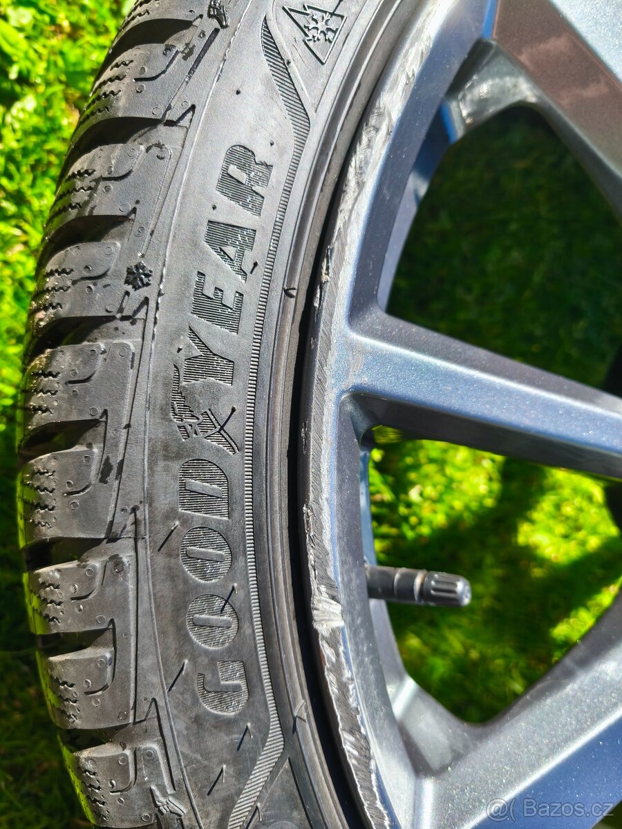 Dvourozměrná zimní sada KIA Stinger r19 5x114,3 - 9