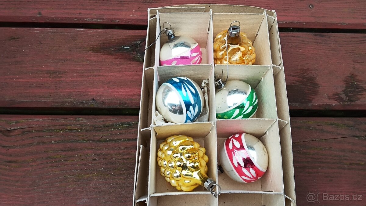 Staré vánoční stromky a ozdoby . - 9