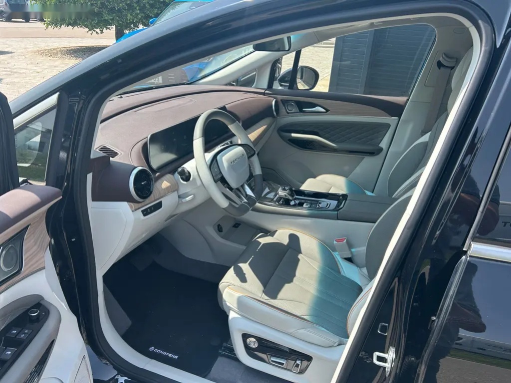 Dongfeng U-Tour, EXCLUSIVE FR 4 - 9