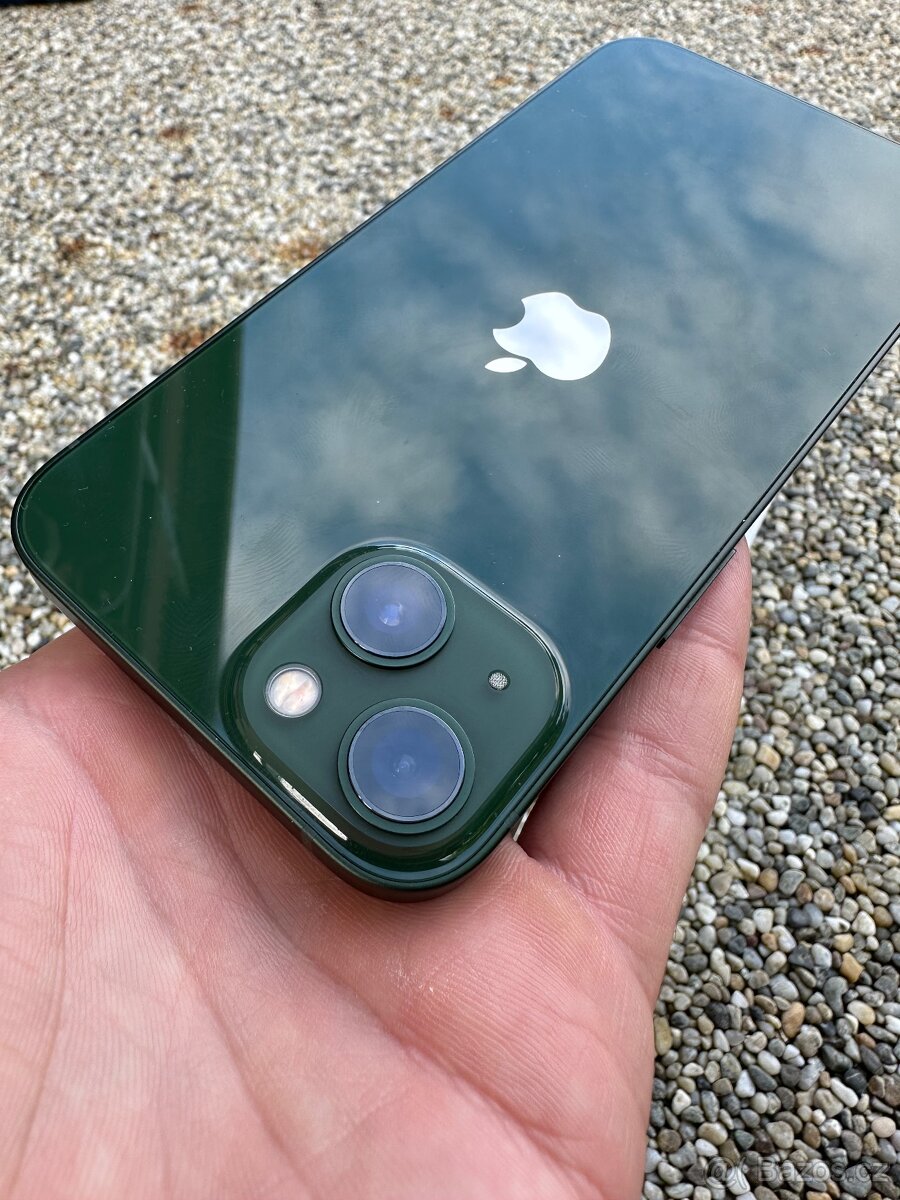 IPhone 13 - baterie 100% - 9