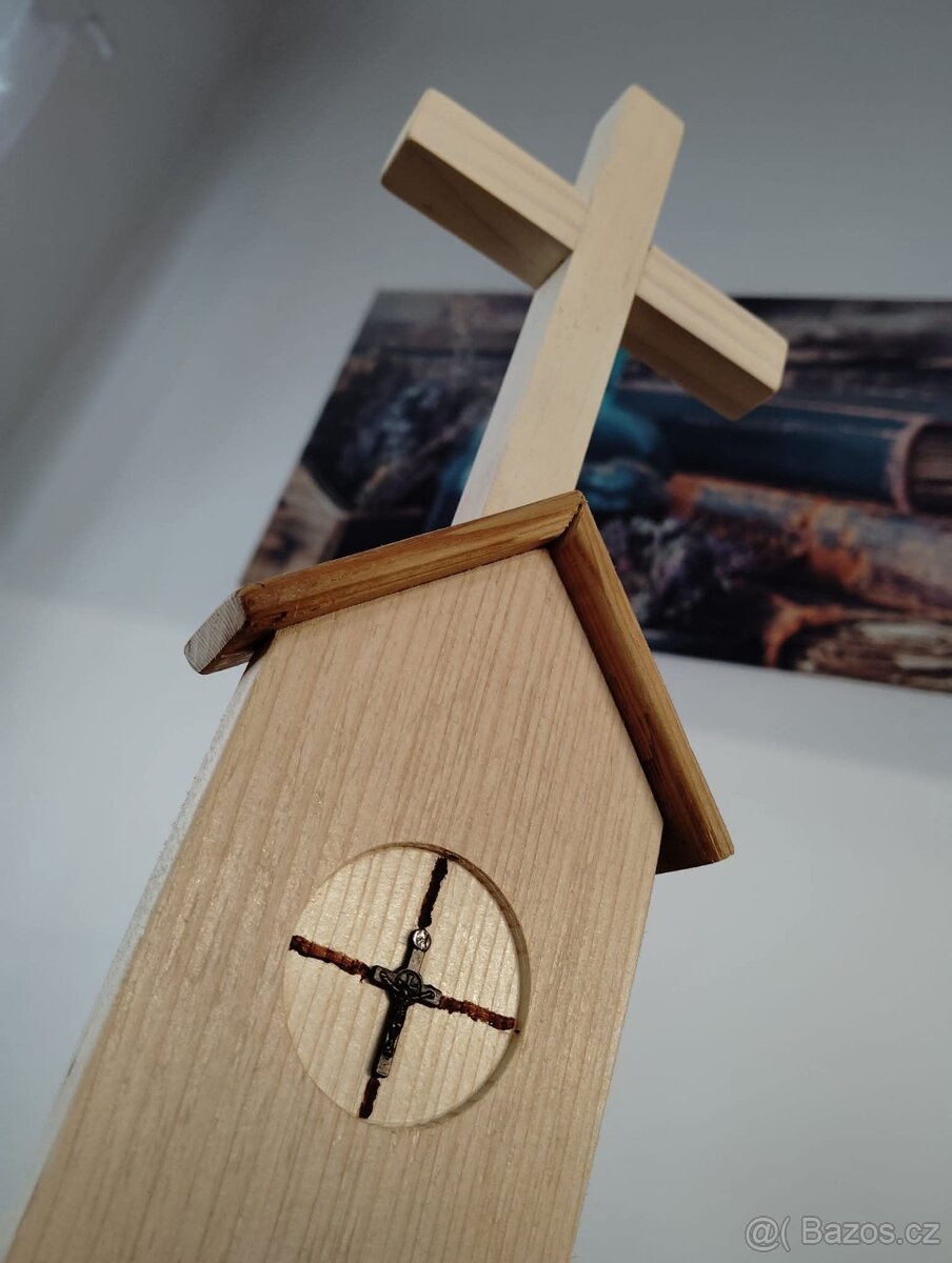 Věšáky, dekorace z masivu / Levně - 9