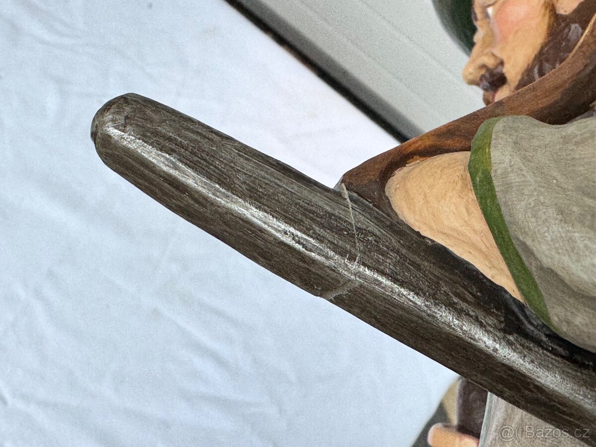 Velmi pěkná velká dřevěná socha myslivce malovaná - 9