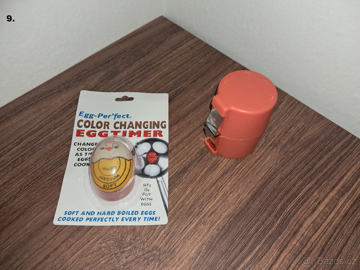 Prkénko, držáky, potrav. sáčky, lis na česnek a nůž na máslo - 9