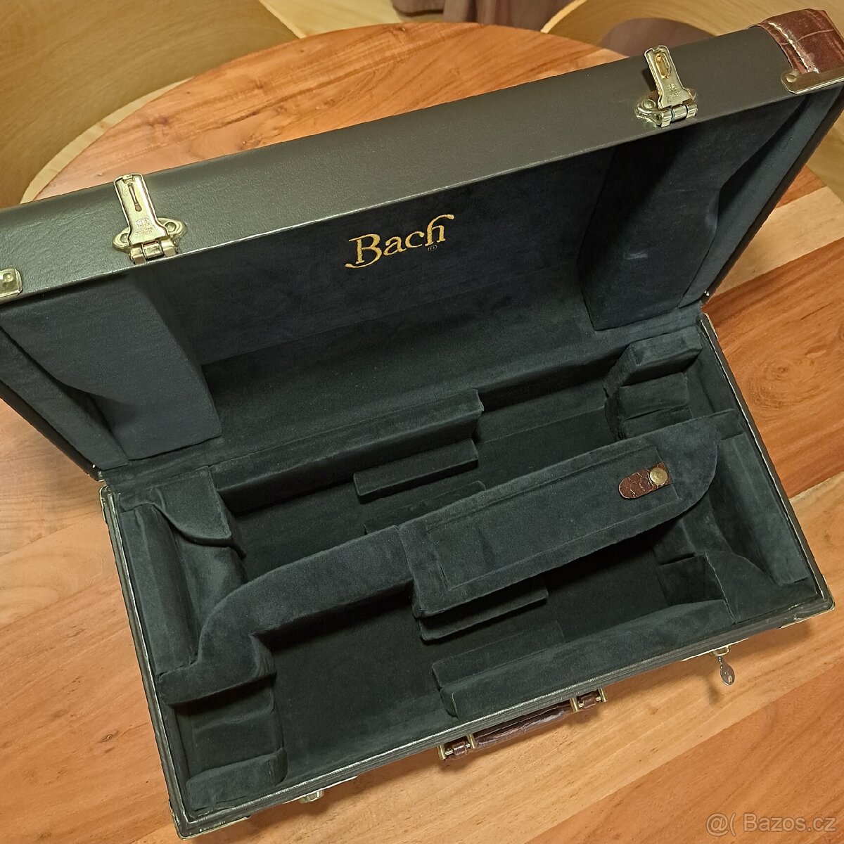 Luxusní dvoukufr na trubku Bach Artisan – jako nový - 9