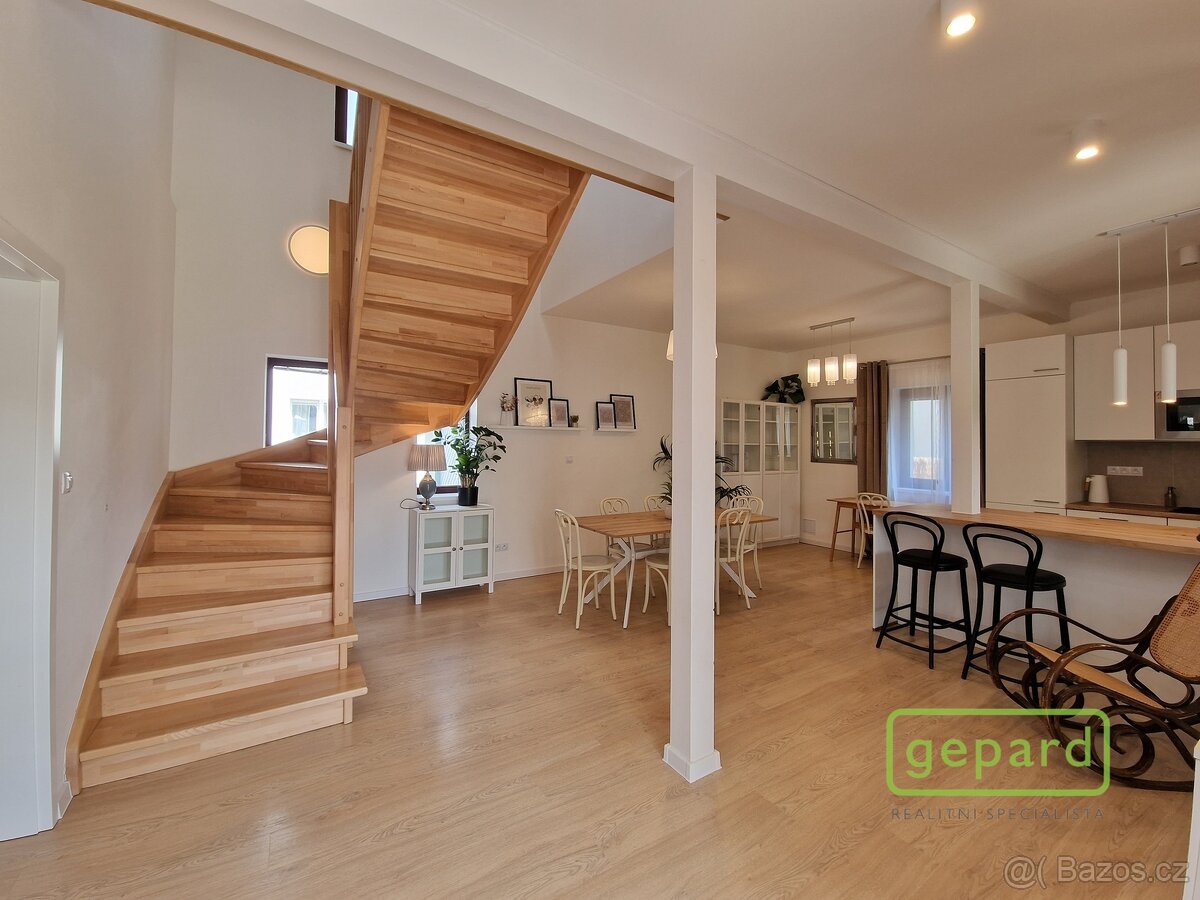 Prodej rodinného domu s prosperujícím ubytováním Airbnb – Ka - 9