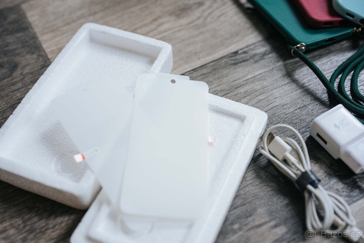 Samsung Galaxy S22 256GB - 9