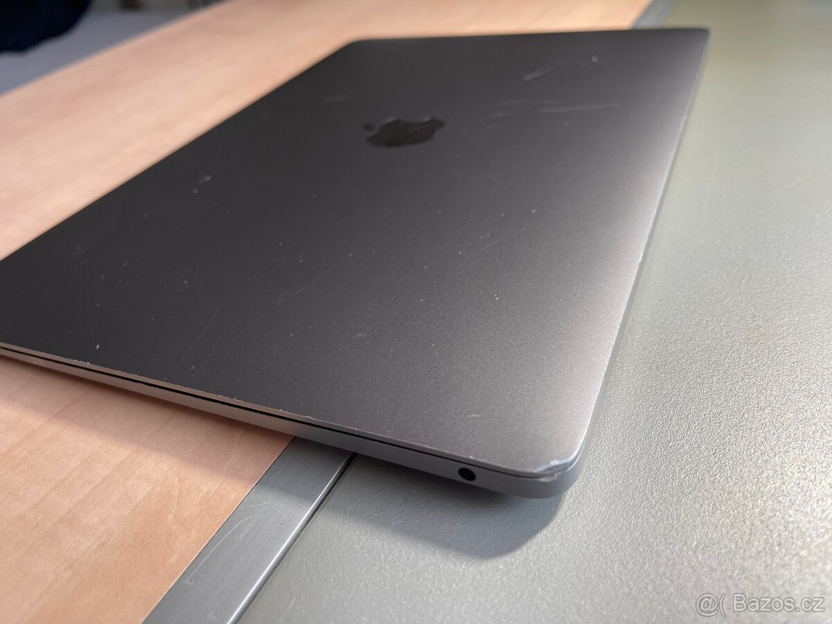 MacBook Air. 2020. (A2337). Na Díly - 9