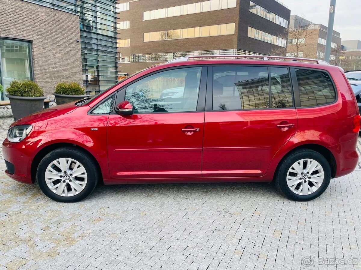 Volkswagen Touran 1.4TSI MANUÁL 7MÍST VÝHŘEV SERVISKA - 9