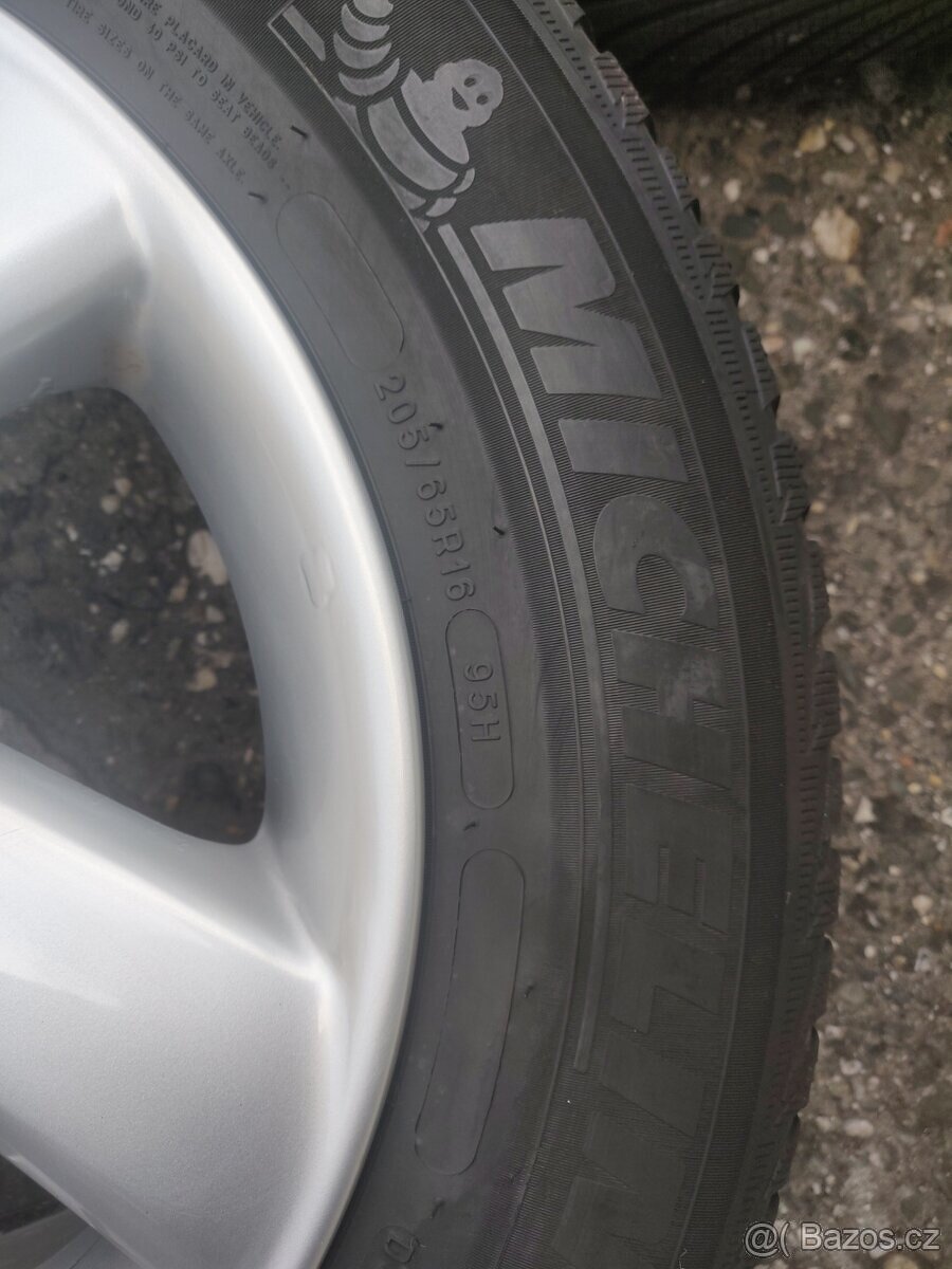 Zimní sada hliníkové disky Mazda 6 7X16" pneu michelin - 9