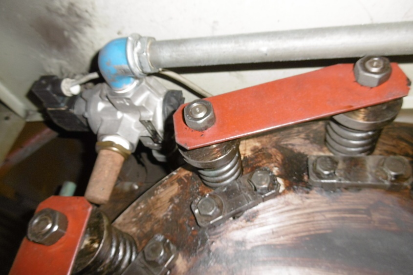 lis excentrický LEU 100 A r. 93 - zachovalý - 9