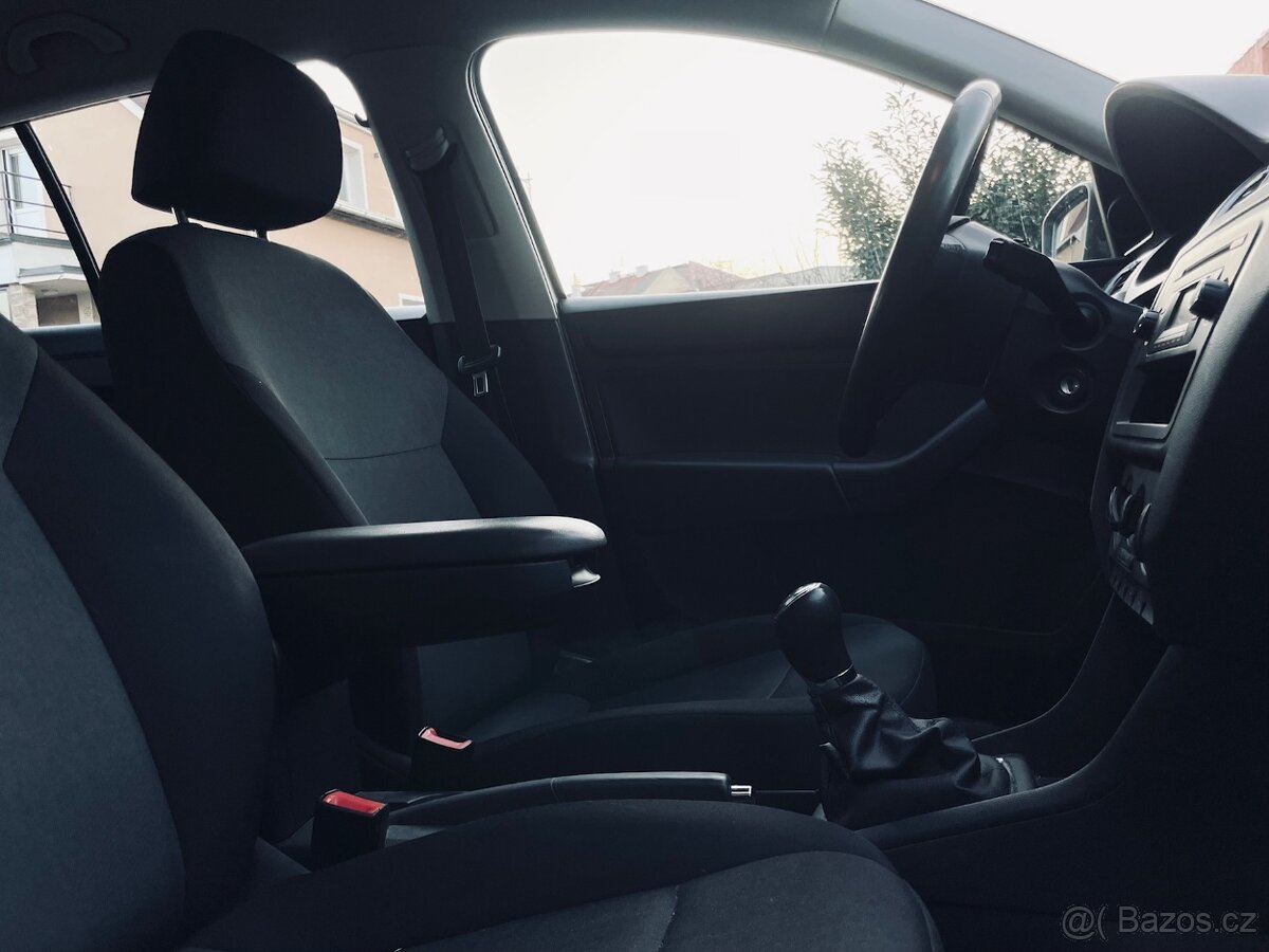 Škoda Rapid 1,6 TDI SPACEBACK-serviska, nová STK =TOP CENA= - 9