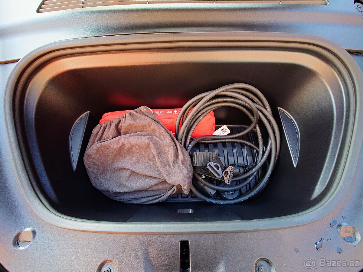 Tesla Model Y 2023 Standard Range 220 kW - 9