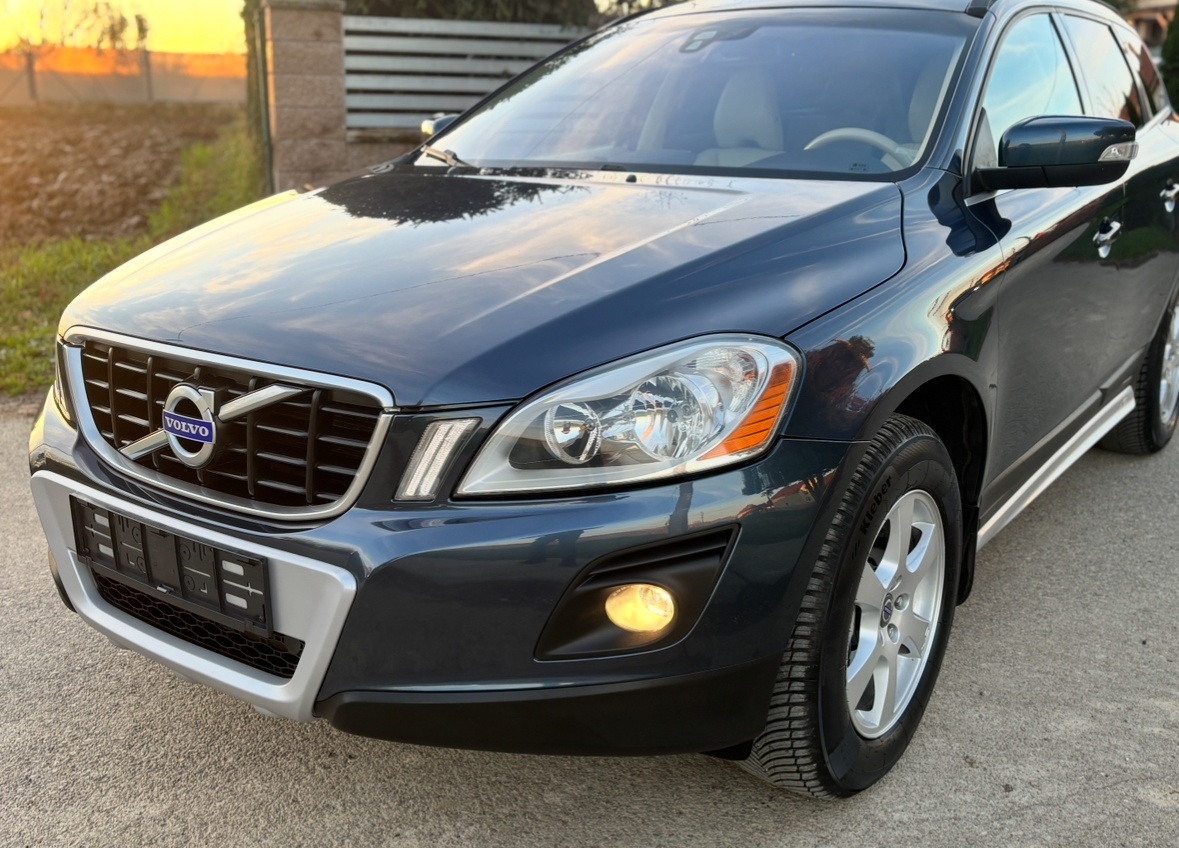VOLVO XC60 2.4 D4 SUMMUM MANUÁL - 9