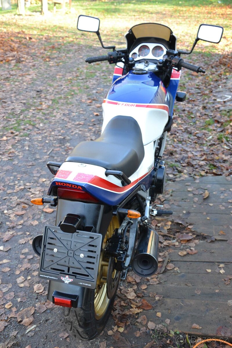 Honda VF 750F – RC15 - 9