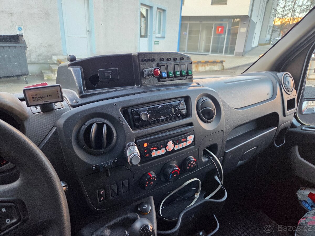 Dodávka, sanita Renault master - 9