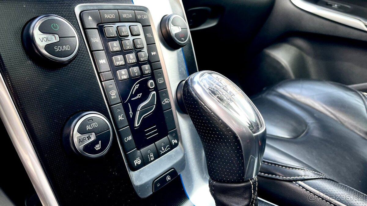 Volvo V40 R DESIGN D4 - 9