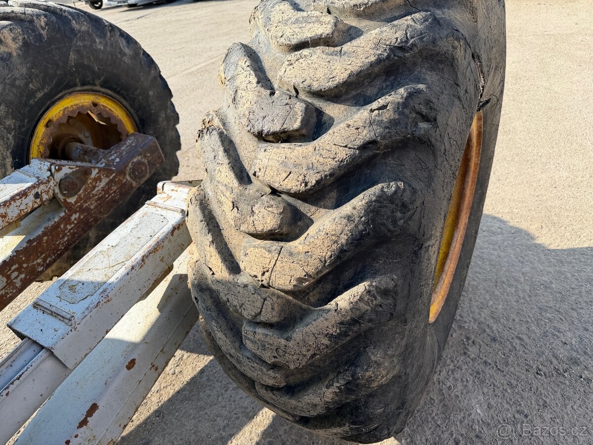 MENZI MUCK A70 T2 1997 VIN 448 - 9