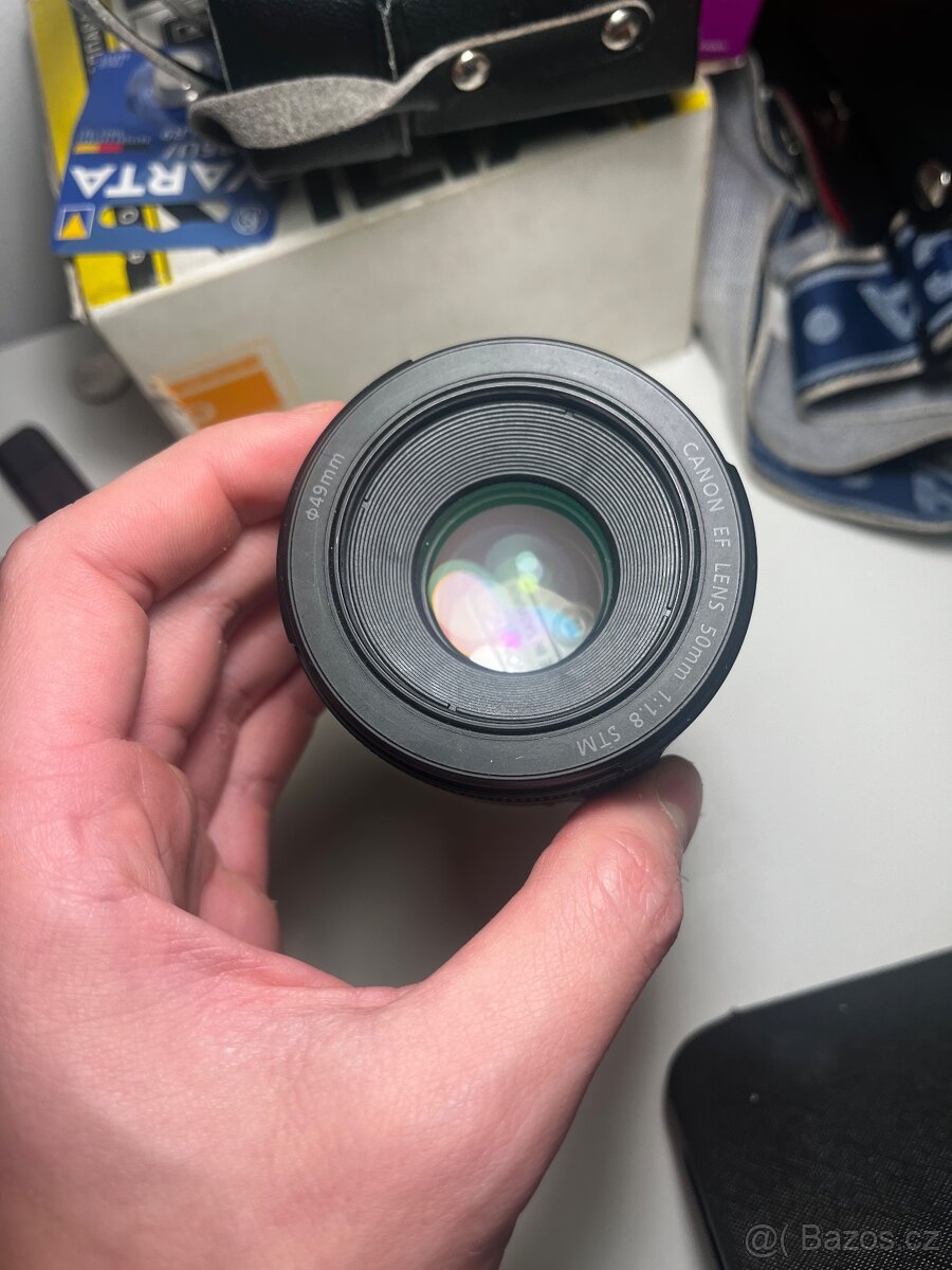 📷 Canon EOS 1300D – stříbrný + 18–55mm IS II + Canon EF 50m - 9