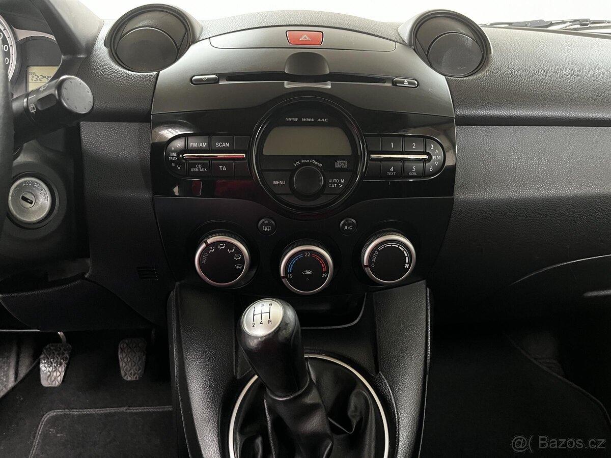 Mazda 2 1.3 VVT , 55 kW benzín, 2013 - 9
