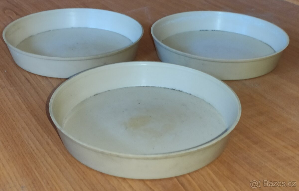 Retro květináče, misky, konve - 9