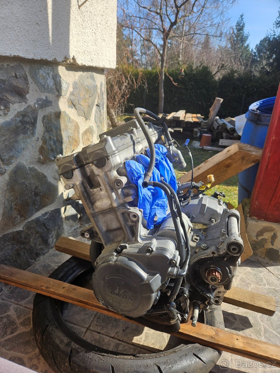 Honda CBR 900 RR Fireblade sc33 - 9