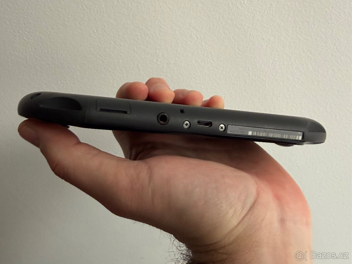 PS Vita Slim, 64GB, Flash - 9