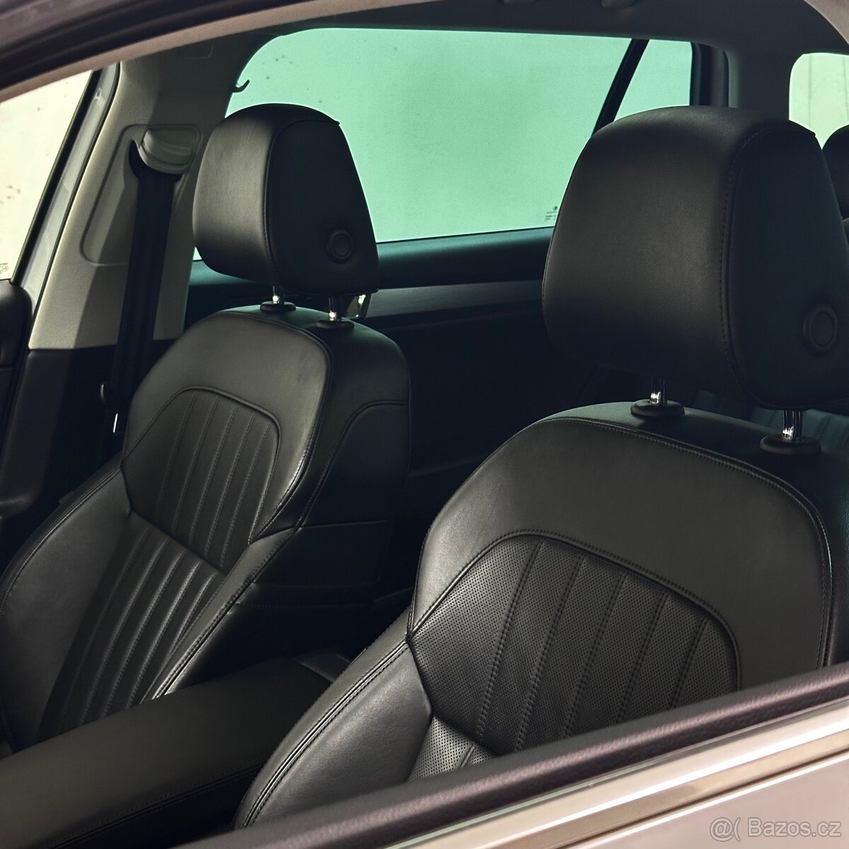 Škoda Superb 3 2.0 TDI 140kW DSG/PANO/LANE/VENT/KESSY - 9