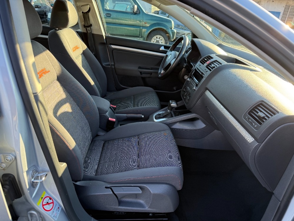 Volkswagen Golf 1.6i 75Kw Comfortline Automat - 9