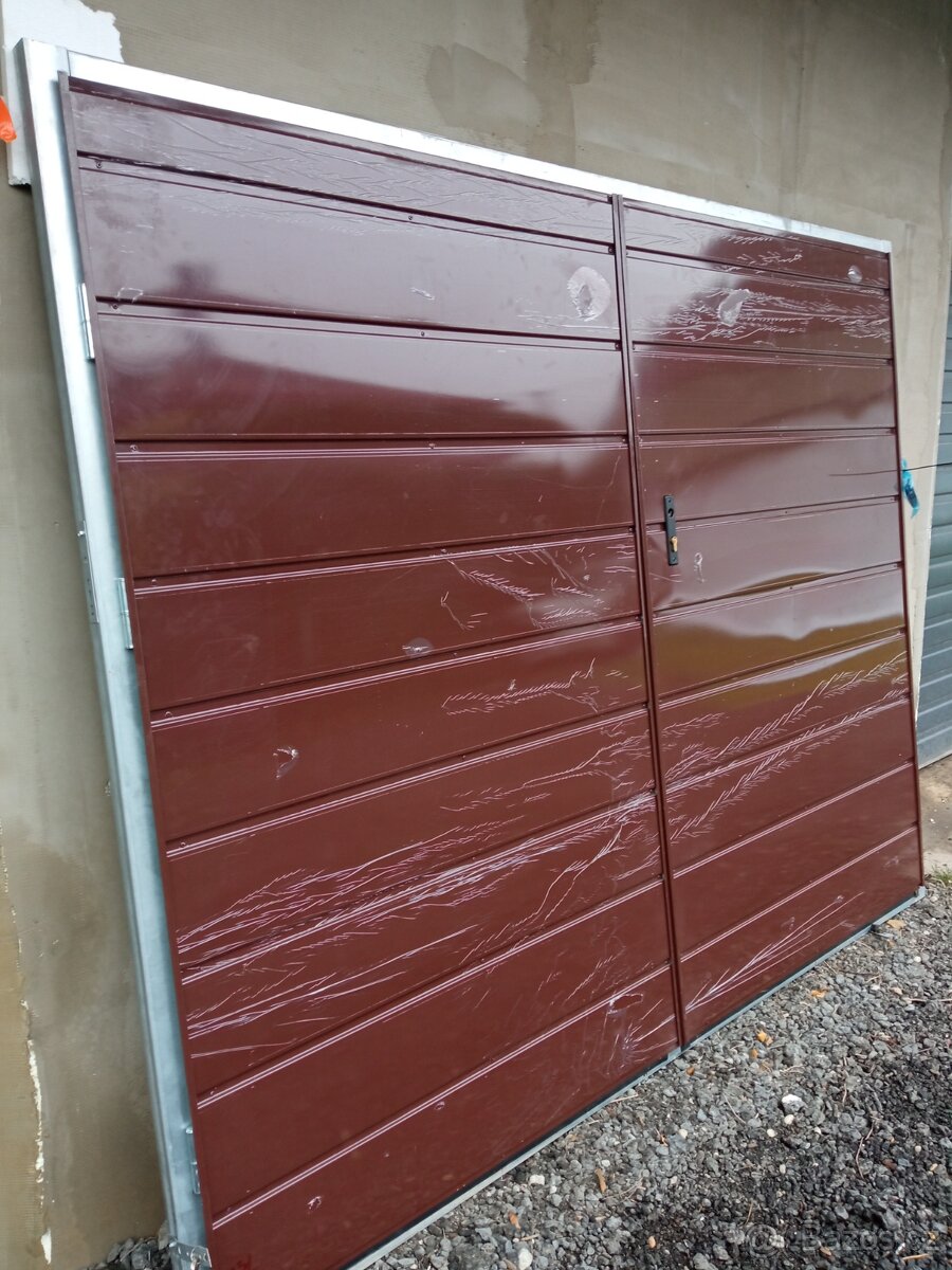 Garážová vrata 240 cm x200 cm - 9