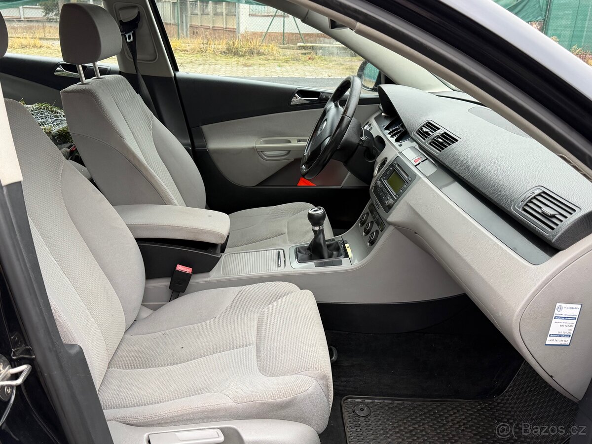 Volkswagen Passat 1.9 TDI (77kW) Sedan STK 2026 Tažné - 9