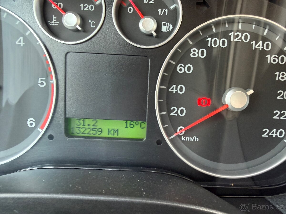 Ford Focus kombi 1,6Tdci 66kW r.v.2006 Serviska - 9