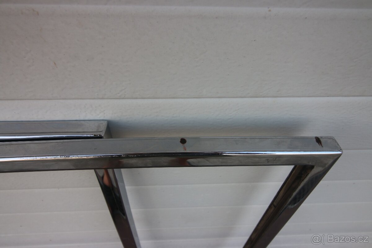 Tatra 603/1 - rámy oken předních dveří - 9