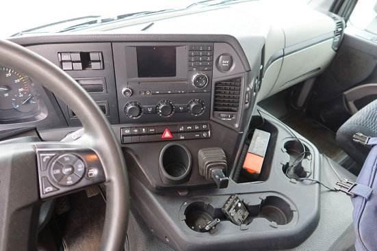 Mercedes-Benz Antos 2830 - valník s hydraulickou rukou - 9