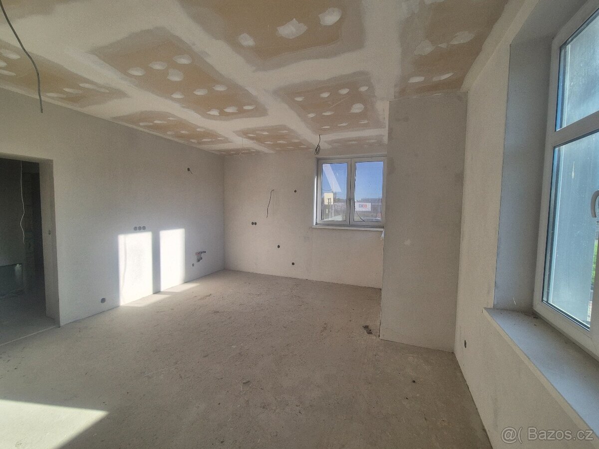 Bytový dům 6 bytu 3 garáže Ostrava - 9