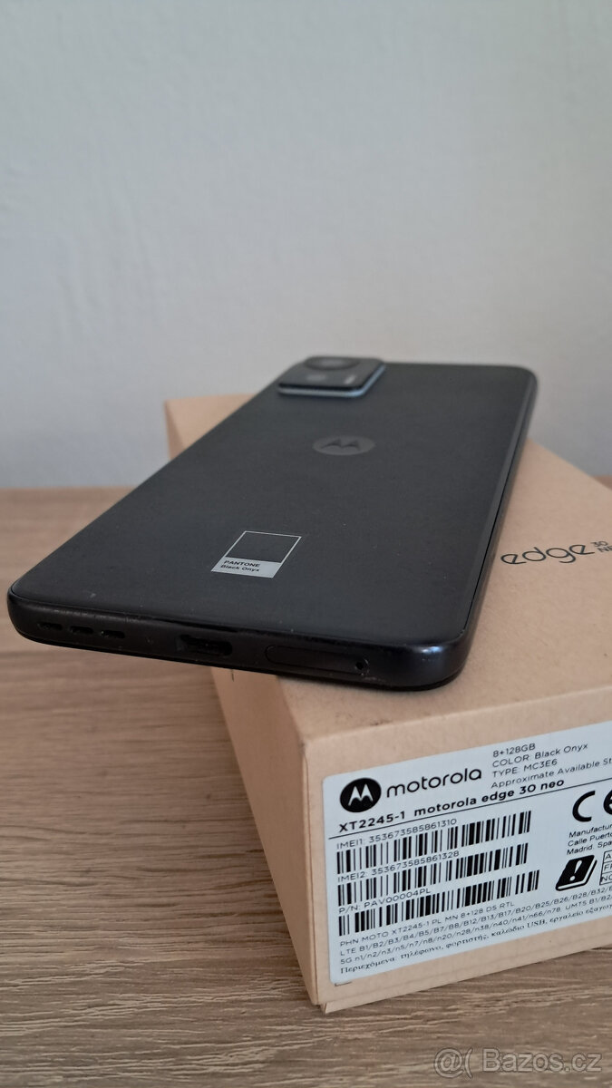 Motorola Edge 30 NEO 5G (čtěte popis) - 9