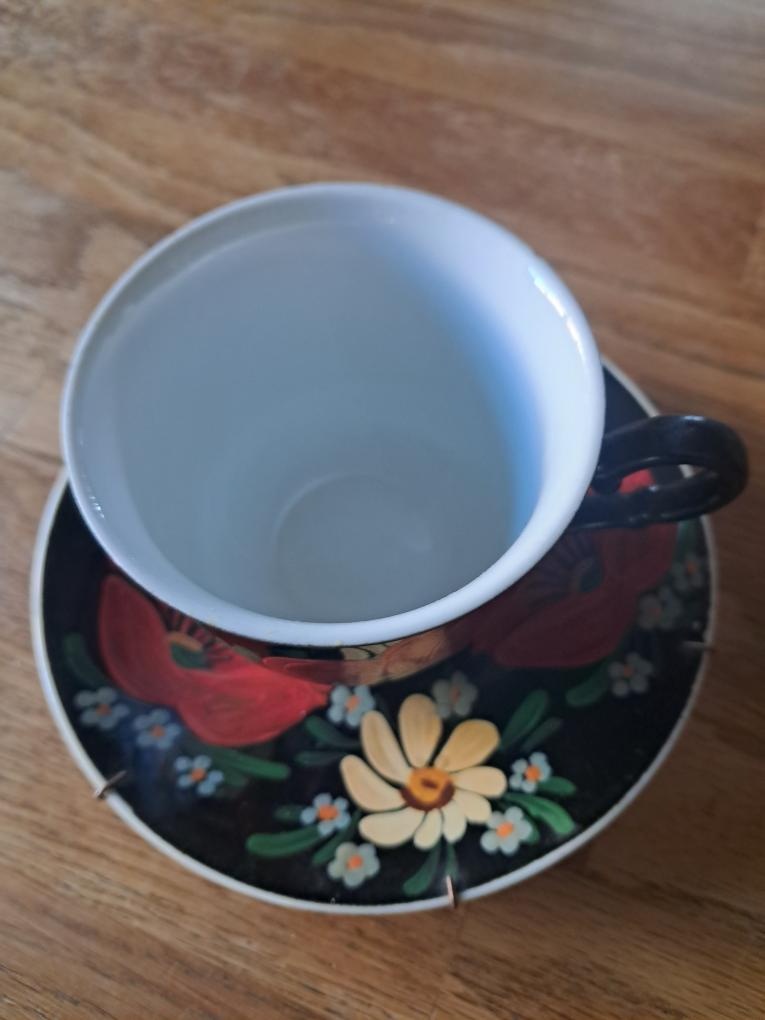 Malovaný retro hrneček s podšálkem - 9