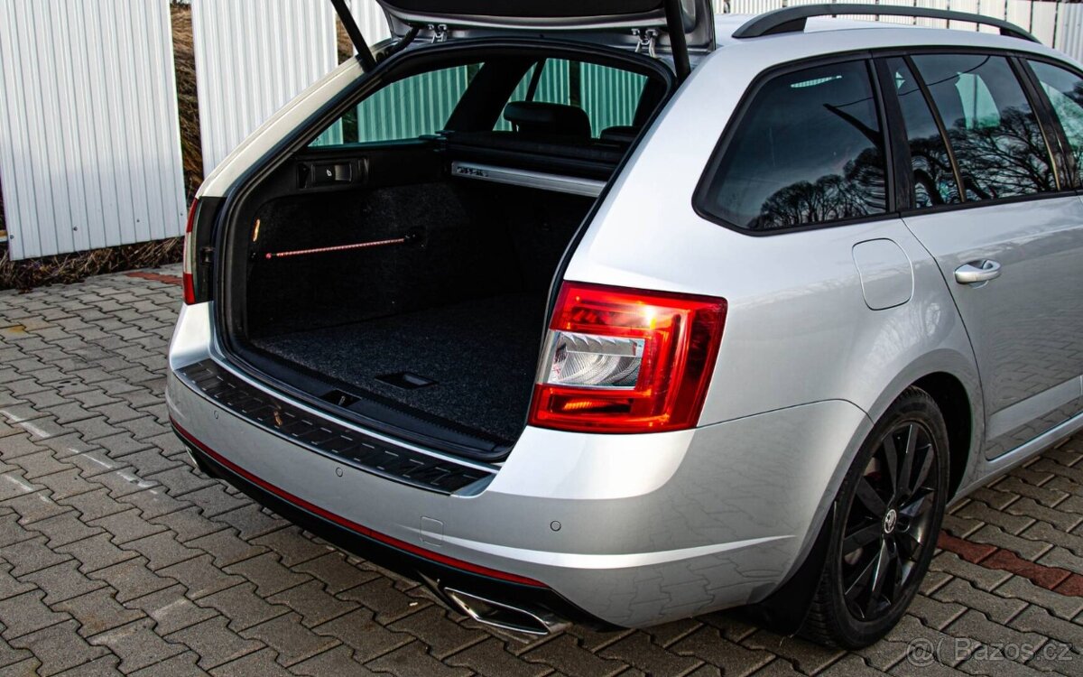 Škoda Octavia Combi 2.0 TDI RS - 9