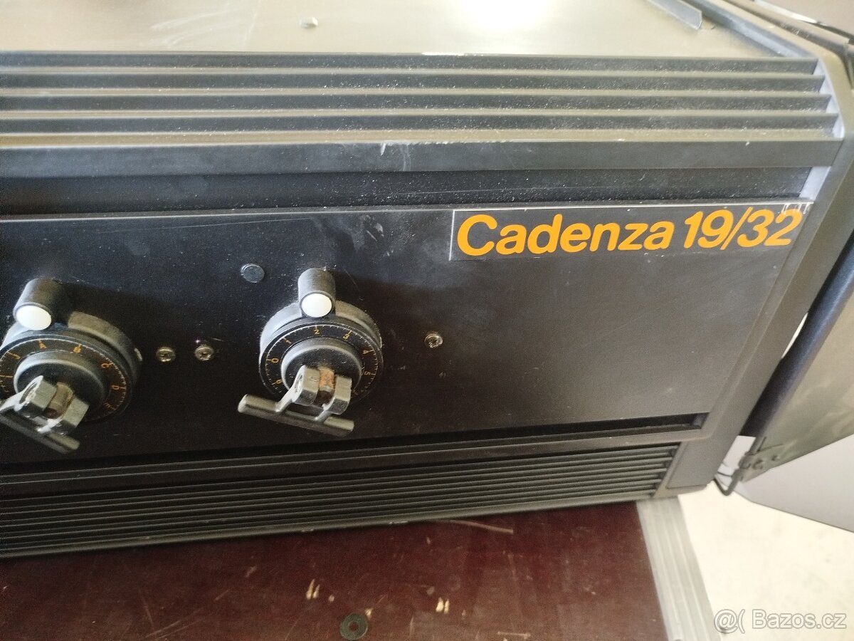 Predám Divadelní reflektor - 9