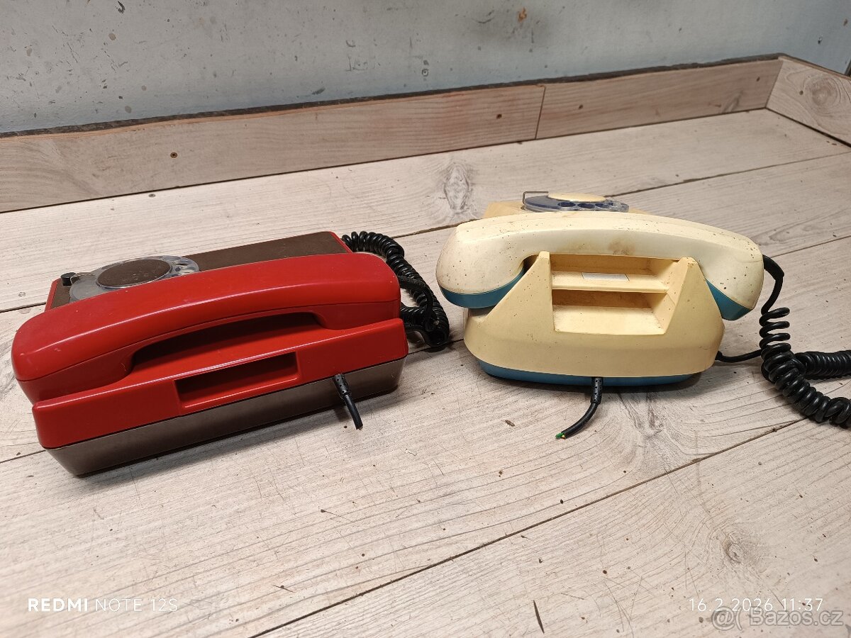 Starý telefon retro otočný - 9