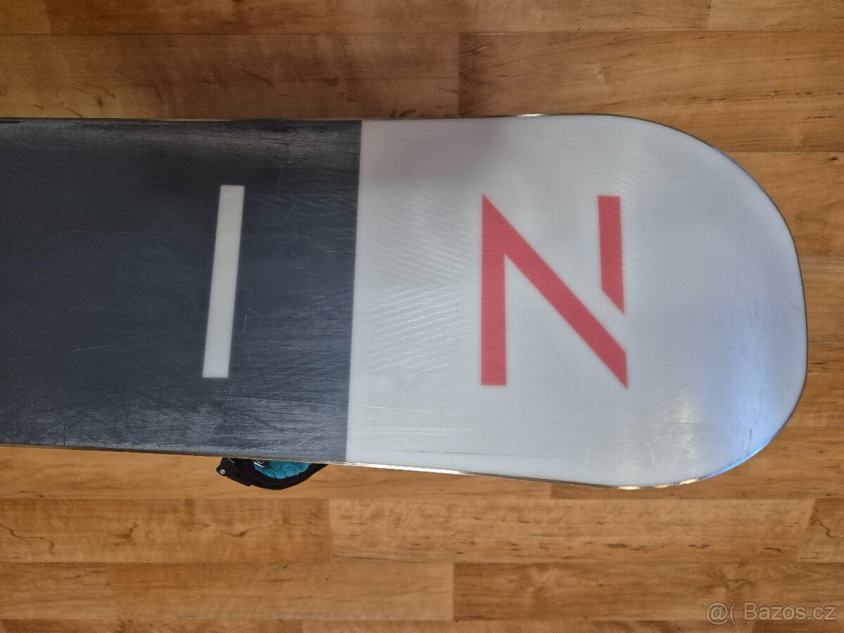 Snowboard Nitro Future 142 cm + vázání Flow - 9