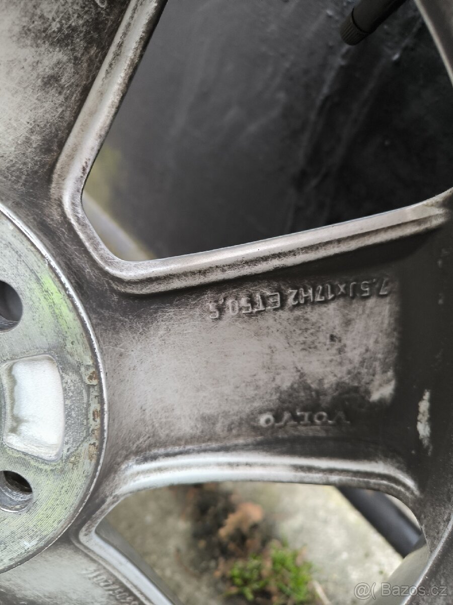 Alu kola Volvo XC40 5x108 r17 Originál,pneu zimní 235/60 - 9