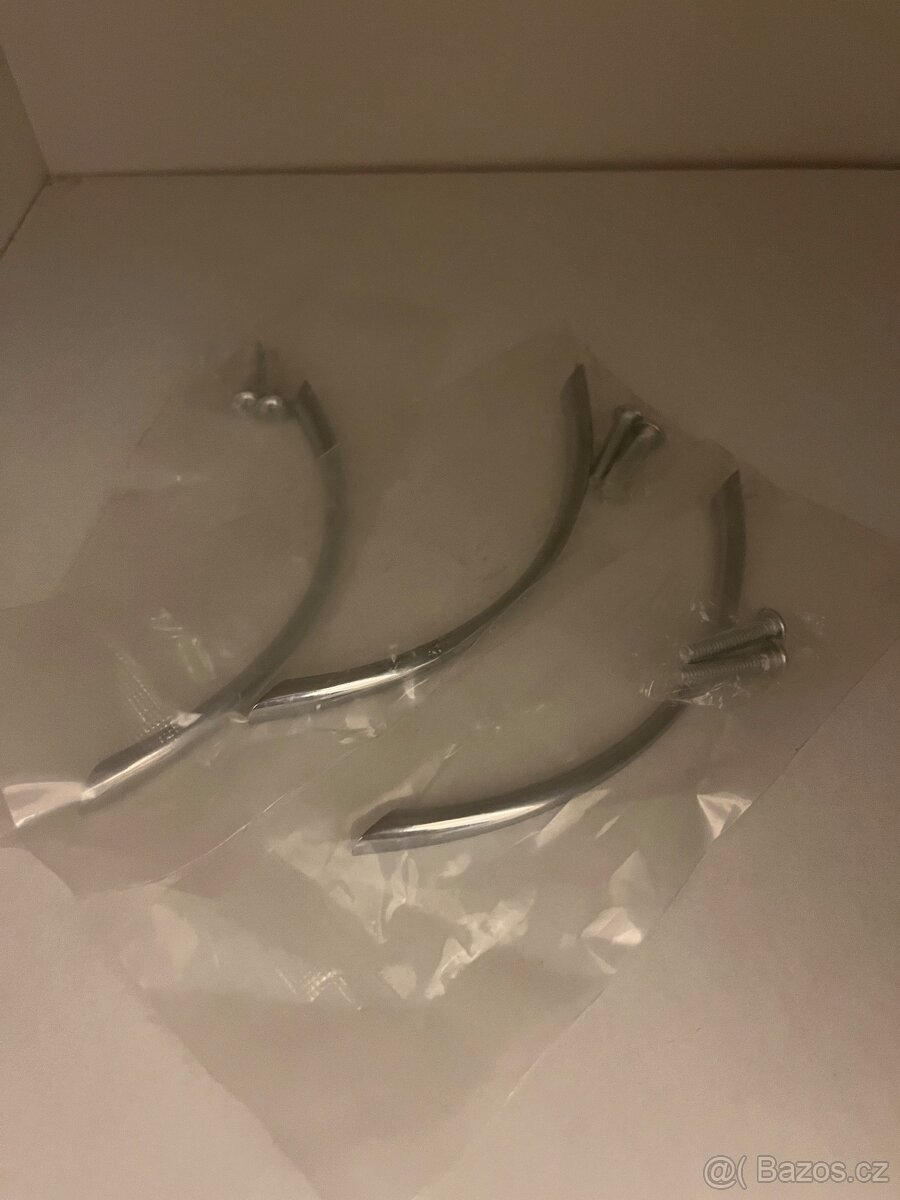 Koupelnová skříňka - 9